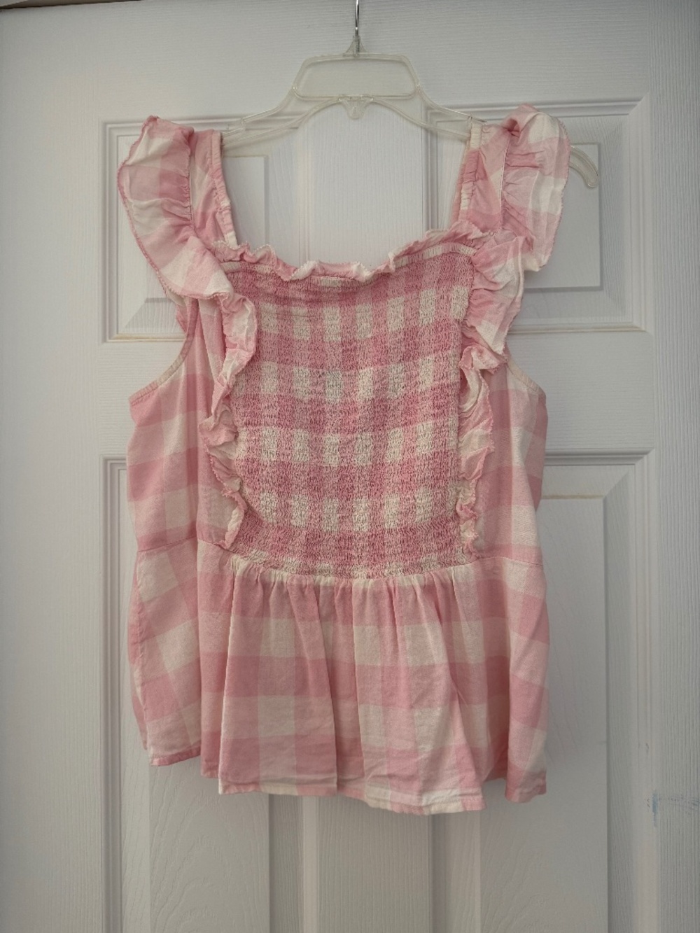 Old Navy Pink & White Gingham smocked & ruffled top Size L